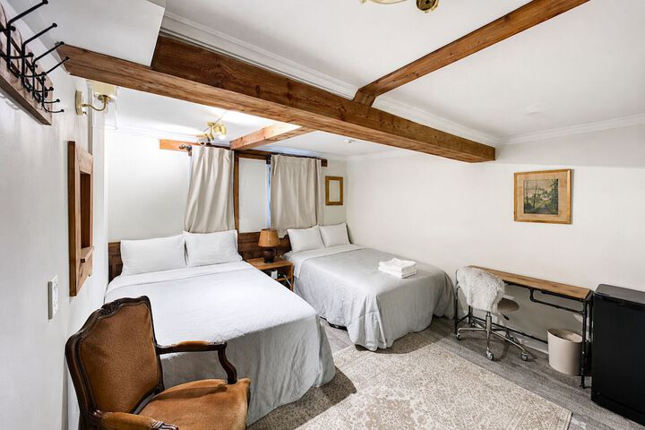 Room 3 of 6