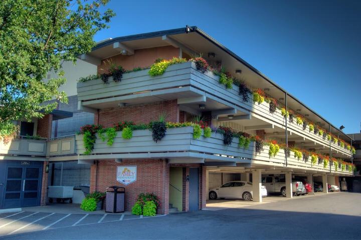 Hotel 103 of 108