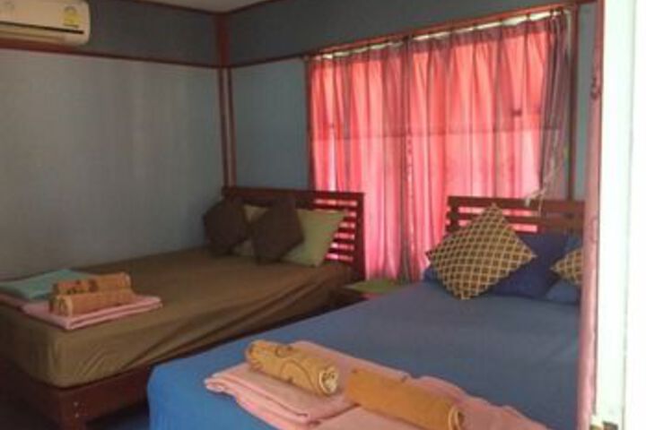 Room 27 of 34