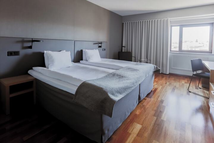 Room 49 of 95