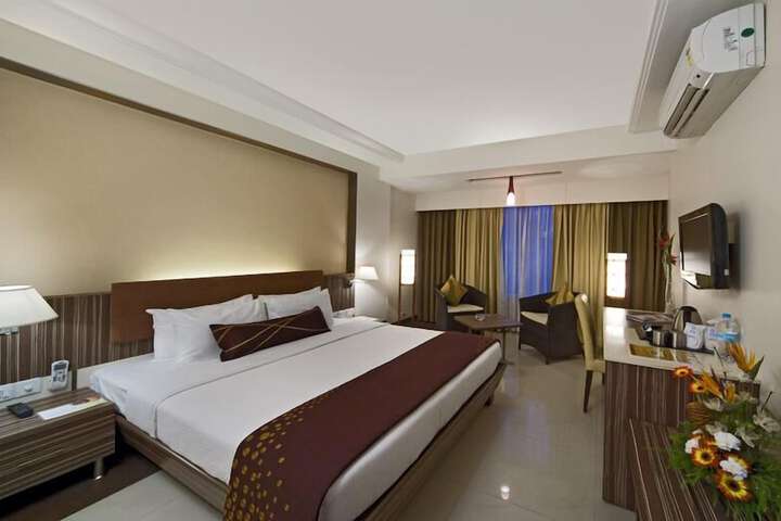 Room 4 of 15