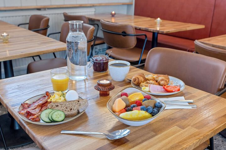 Breakfast/Coffee Service 44 of 49