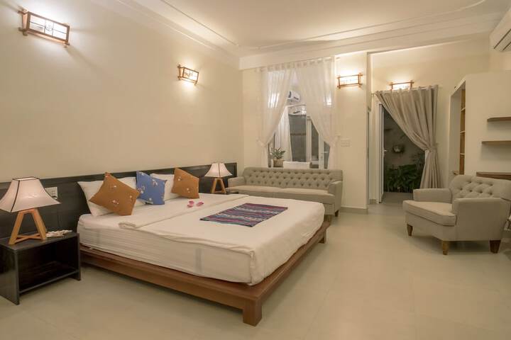 Room 3 of 70