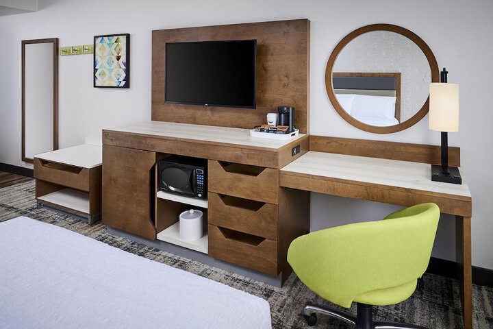 Room 13 of 40