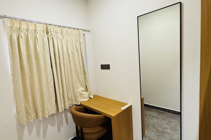 Room 2 of 59
