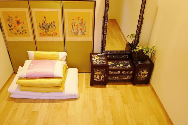 Room 2 of 34