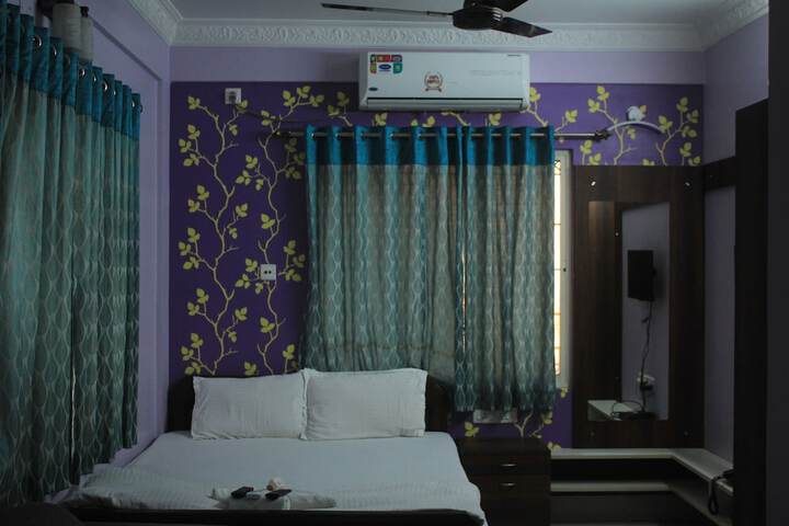 Room 4 of 14