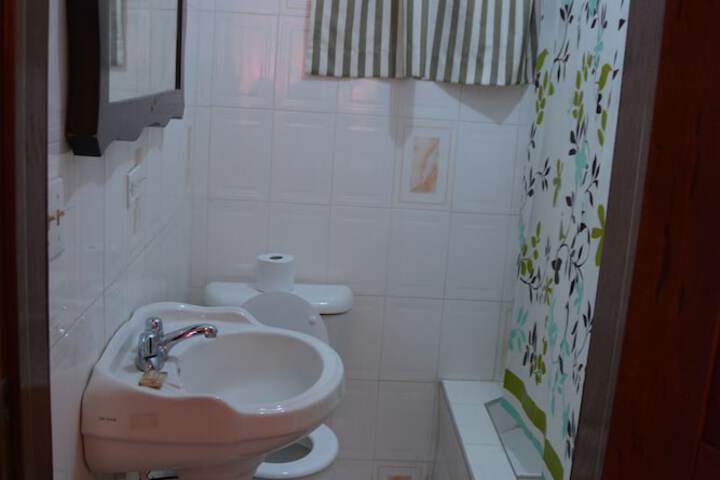Room 11 of 36