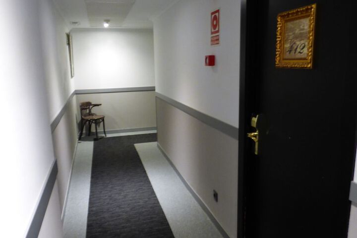 Room 106 of 193