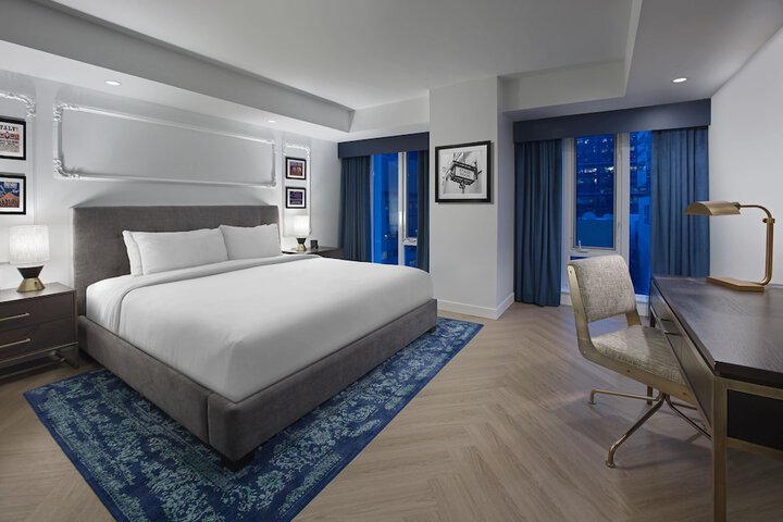Room 4 of 33