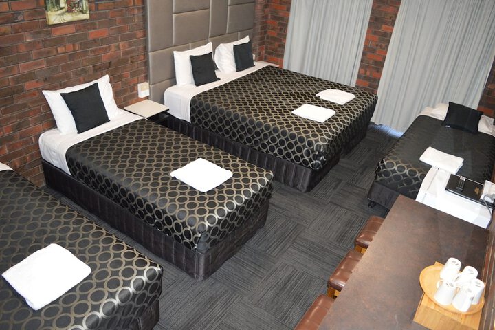 Room 3 of 40