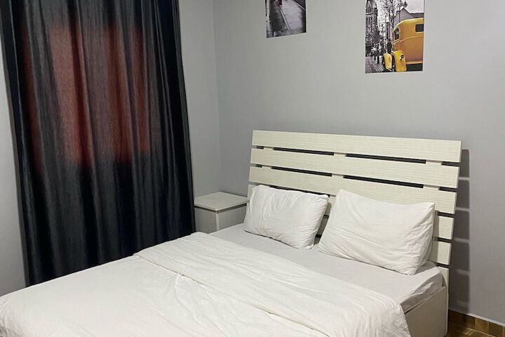 Room 2 of 31