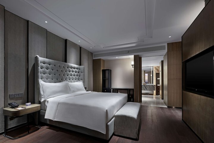 Room 25 of 51
