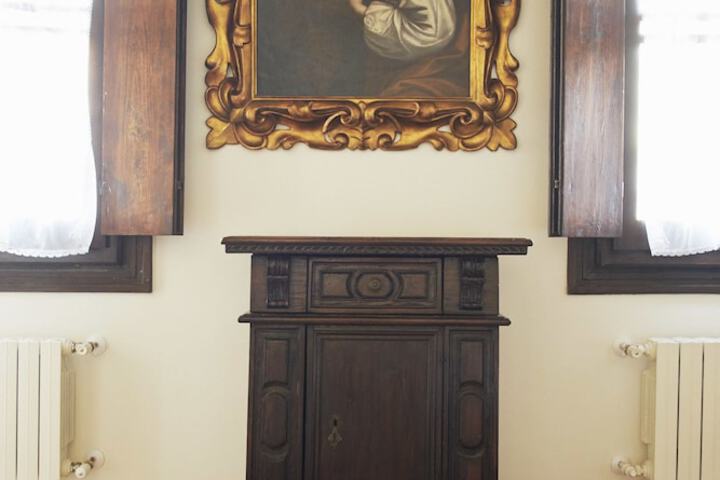 Room 13 of 70