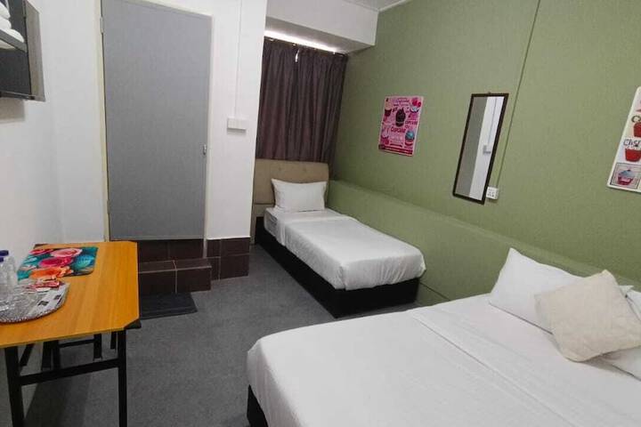 Room 21 of 30