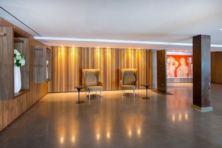 Guest Lobby