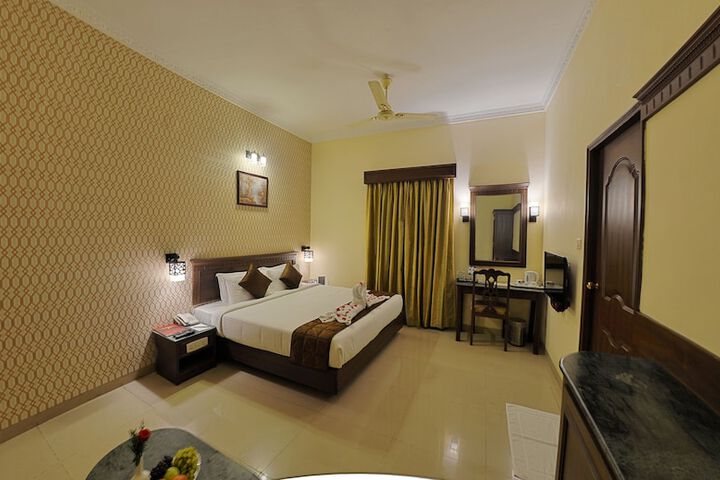 Room 9 of 48