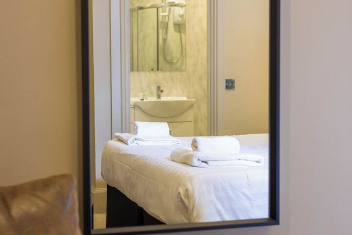 Room 54 of 111