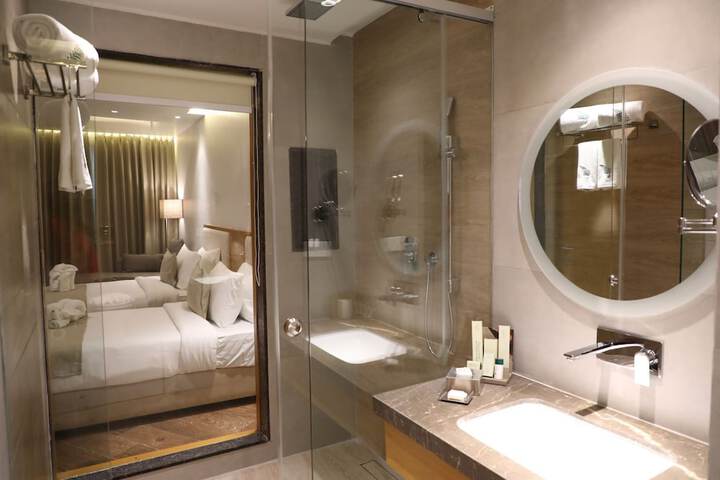 Room 34 of 45