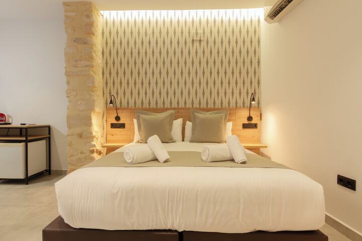 Room 16 of 120