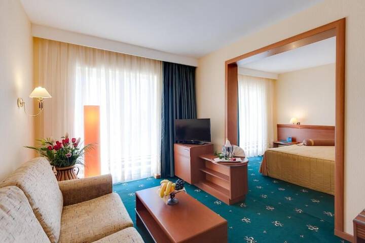 Room 2 of 19