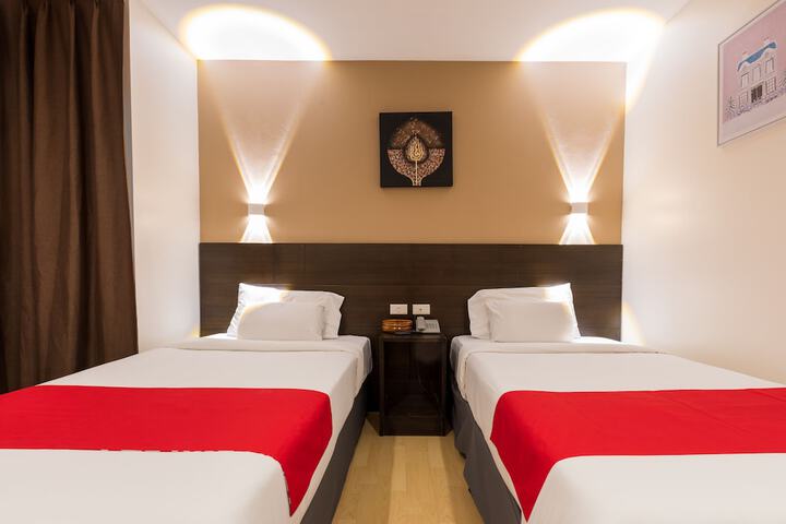Room 10 of 29