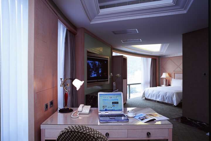 Room 73 of 101