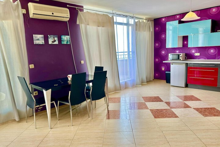 Room 25 of 151