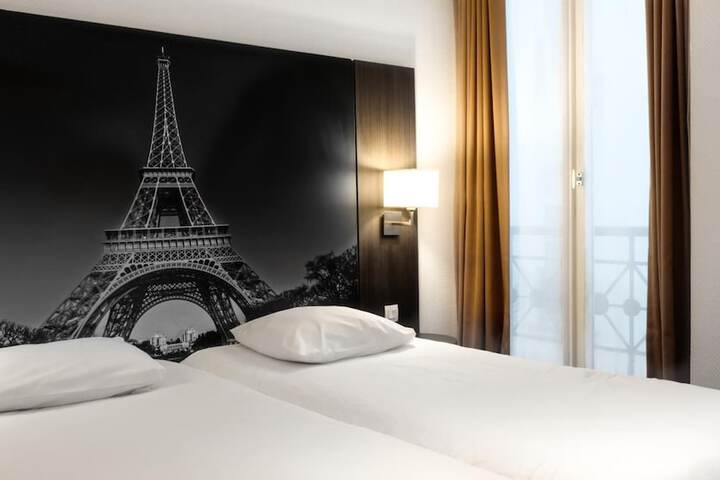 Room 12 of 24