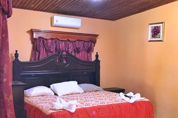 Room 18 of 29