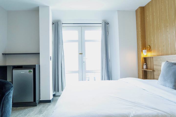 Room 16 of 46