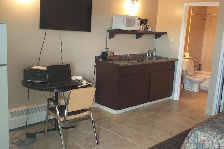 Room 16 of 36