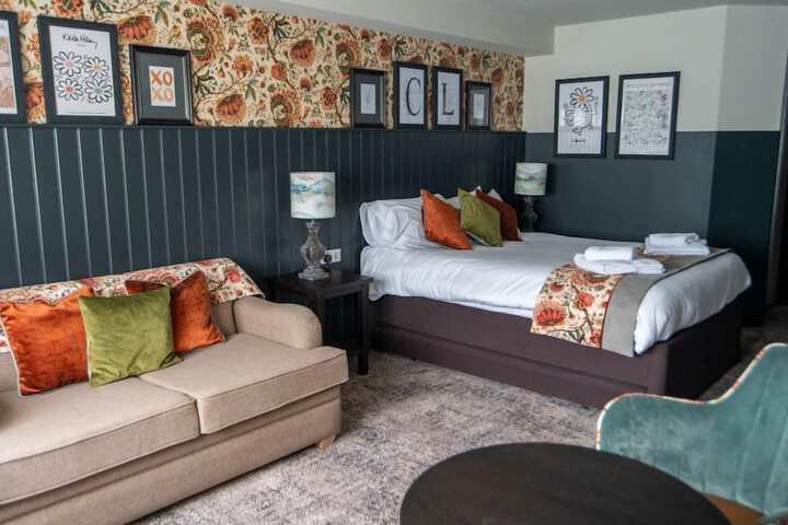 Room 15 of 61