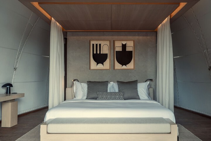 Room 5 of 68