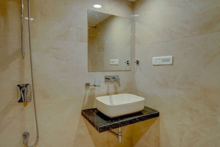 Room 10 of 21