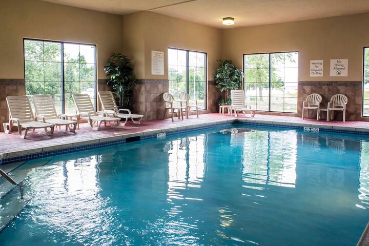 Pools & Facilities