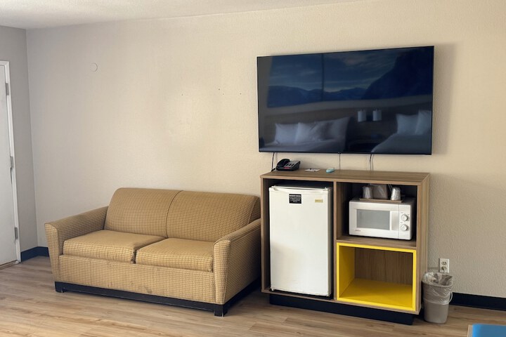 Room 20 of 35