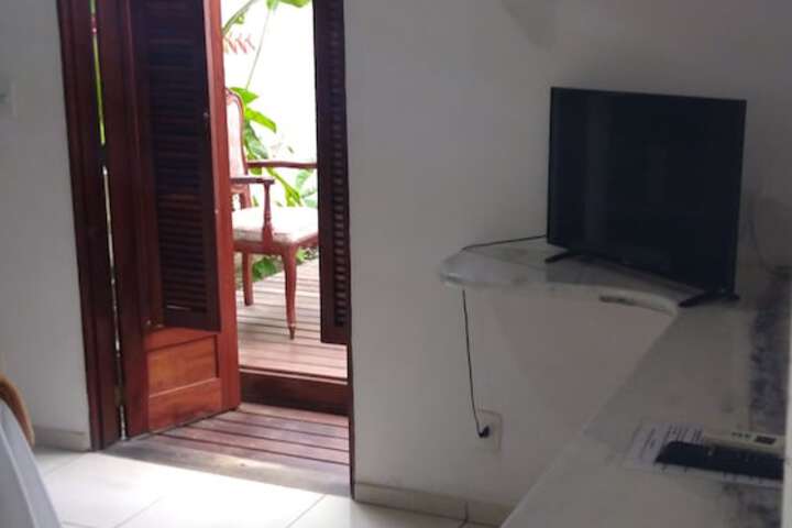 Room 4 of 32