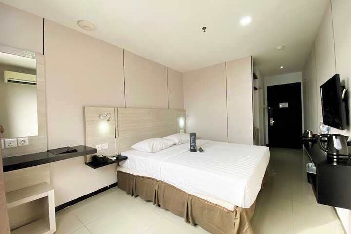 Room 8 of 63