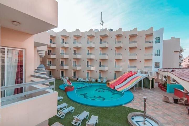 Hotel 33 of 40