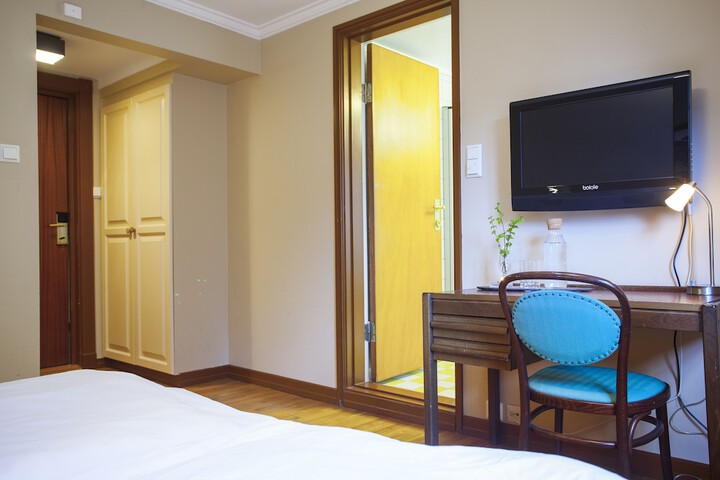Room 10 of 70