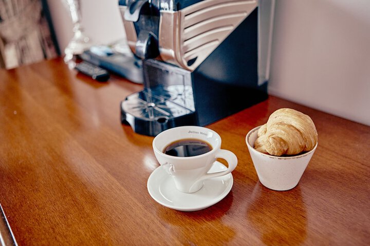 Breakfast/Coffee Service 24 of 40