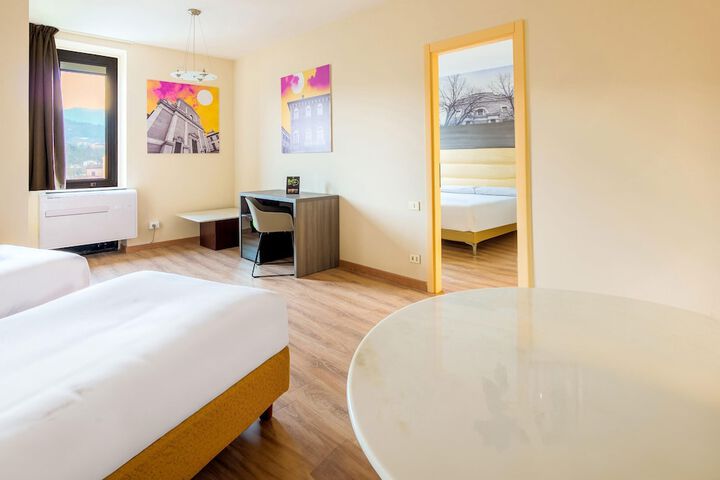 Room 8 of 35