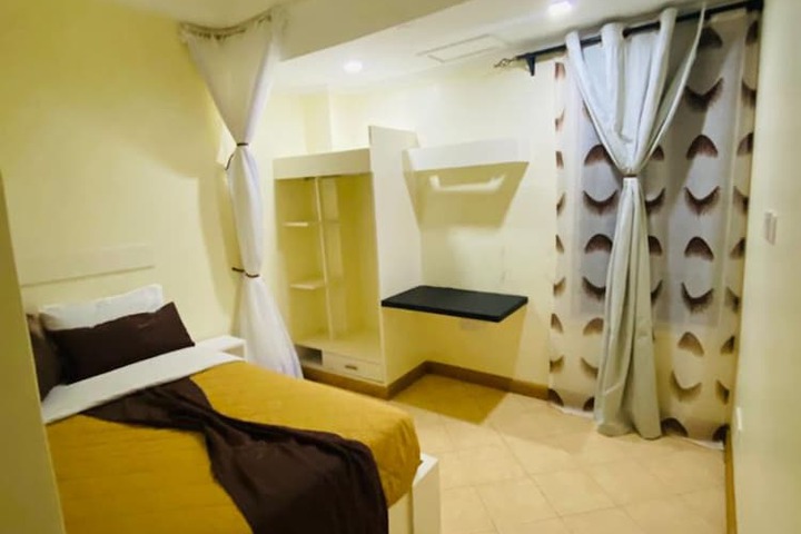 Room 11 of 24
