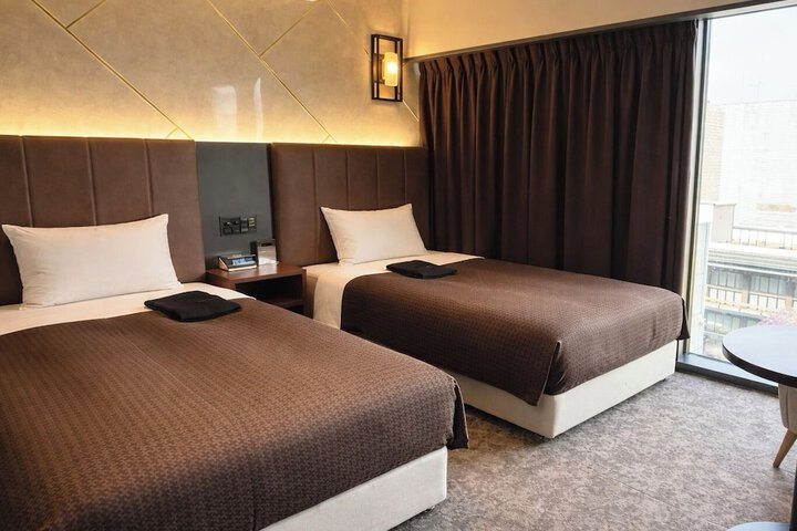 Room 27 of 60