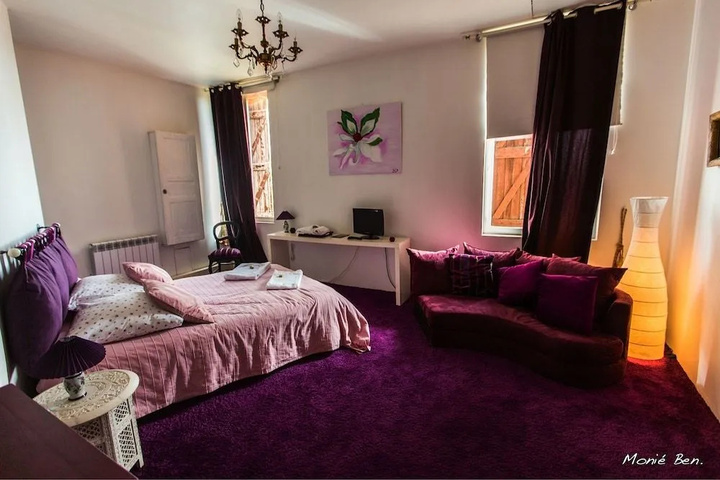 Room 4 of 17