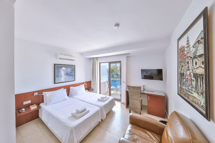 Room 25 of 67