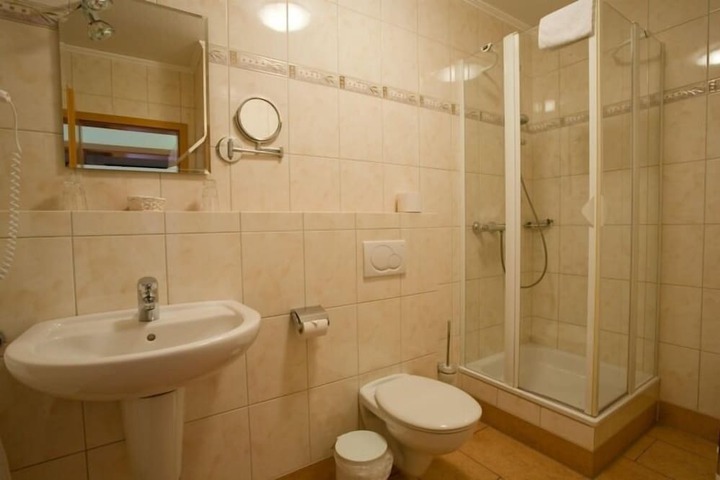 Room 10 of 47