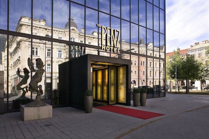 Hotel 33 of 36