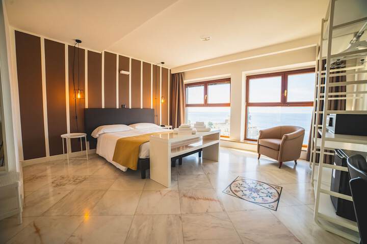 Room 15 of 33